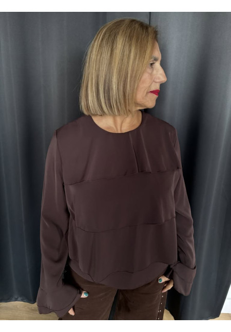 0081. Blusa fluida volante