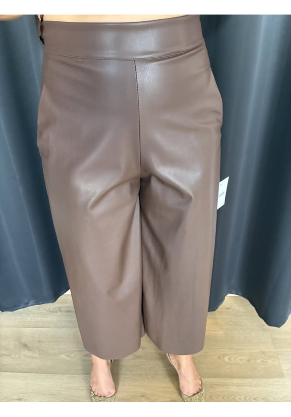 0041. Culotte cuero