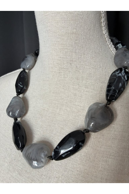 3. Collar piedras