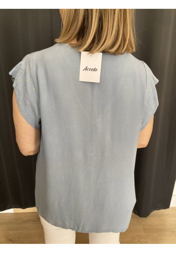 2.2. Blusa tachas
