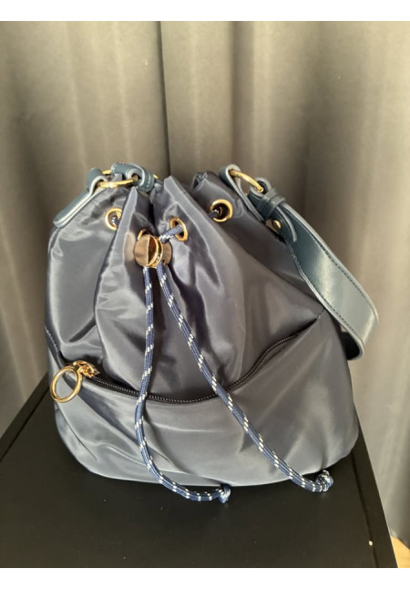 015. Bolso saco naylon