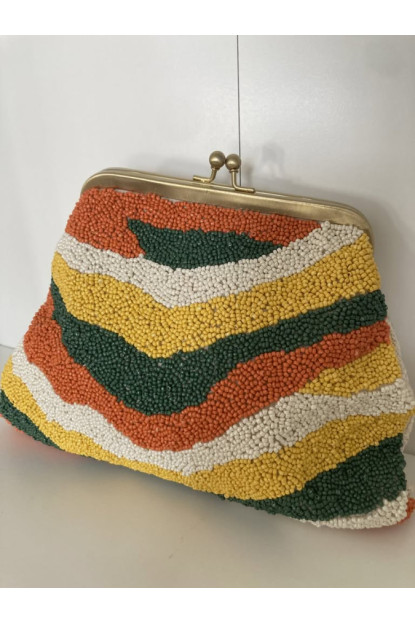 3.2. Clutch monedero bolitas
