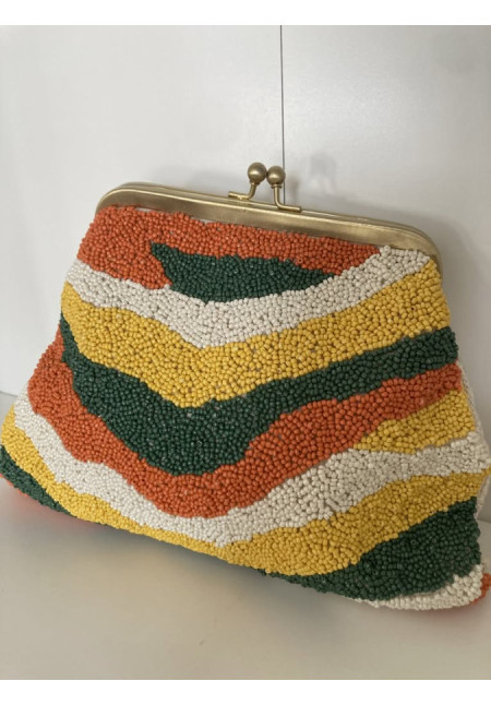 3.2. Clutch monedero bolitas