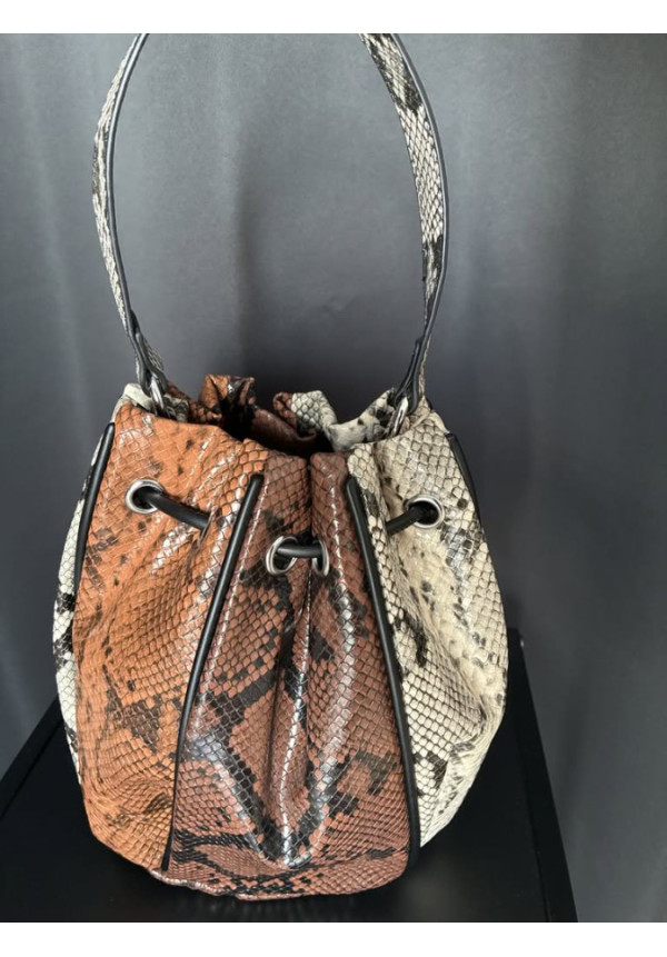 025. Bolso tricolor serp
