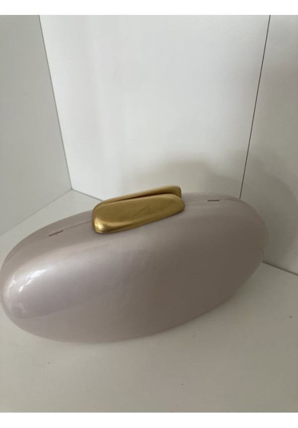 4.16. Clutch mármol