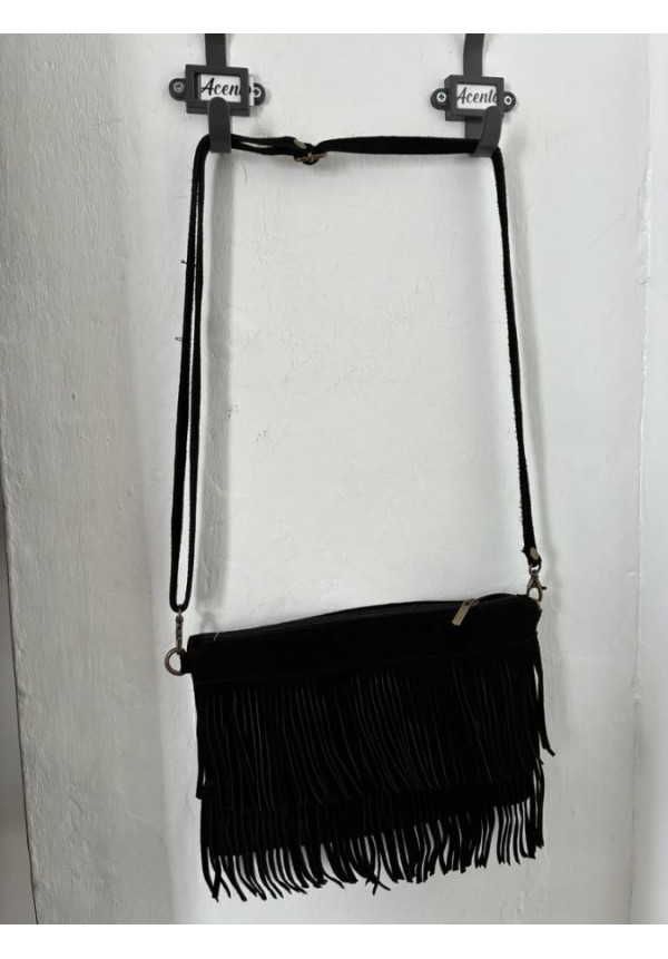 022. Bolso flecos piel