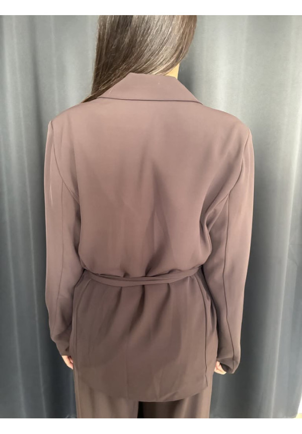 0027. Americana traje