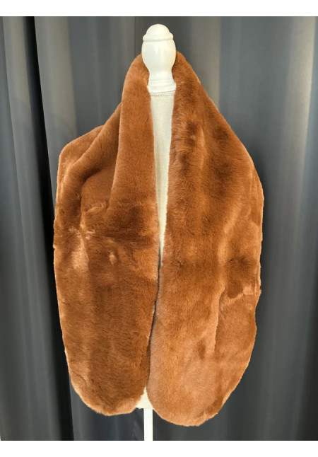 055. Estola pelo