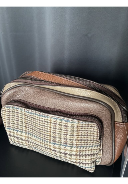 021. Bolso pata gallo