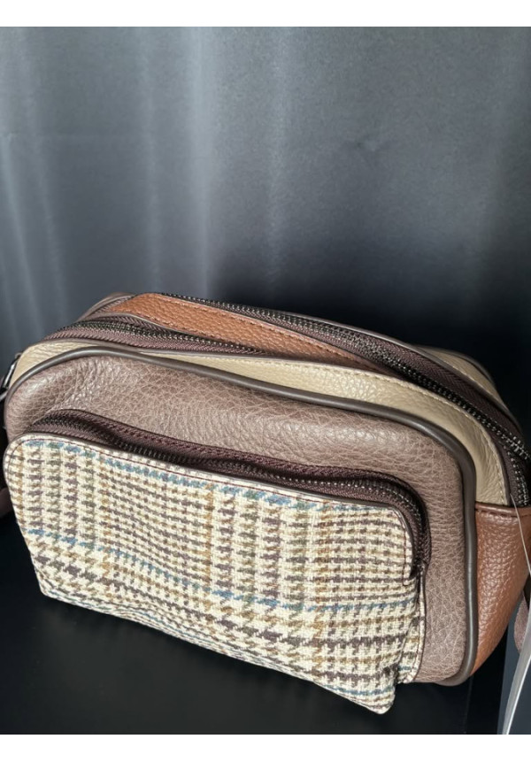 021. Bolso pata gallo