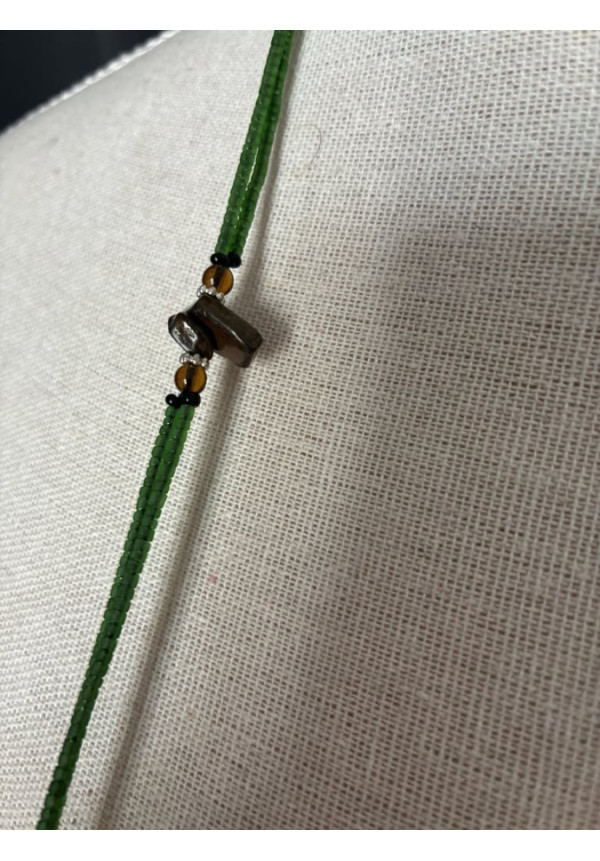 7. Collar piedras naturales y bolitas