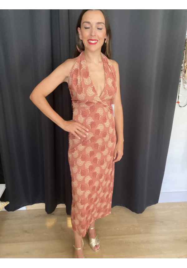 6.35. Vestido cuello brillo