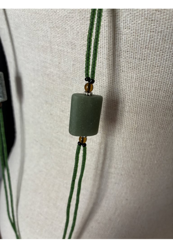 7. Collar piedras naturales y bolitas