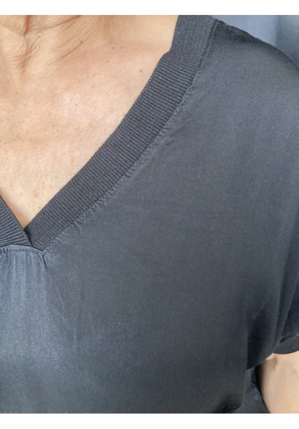 3.4. Blusa ribetes satén