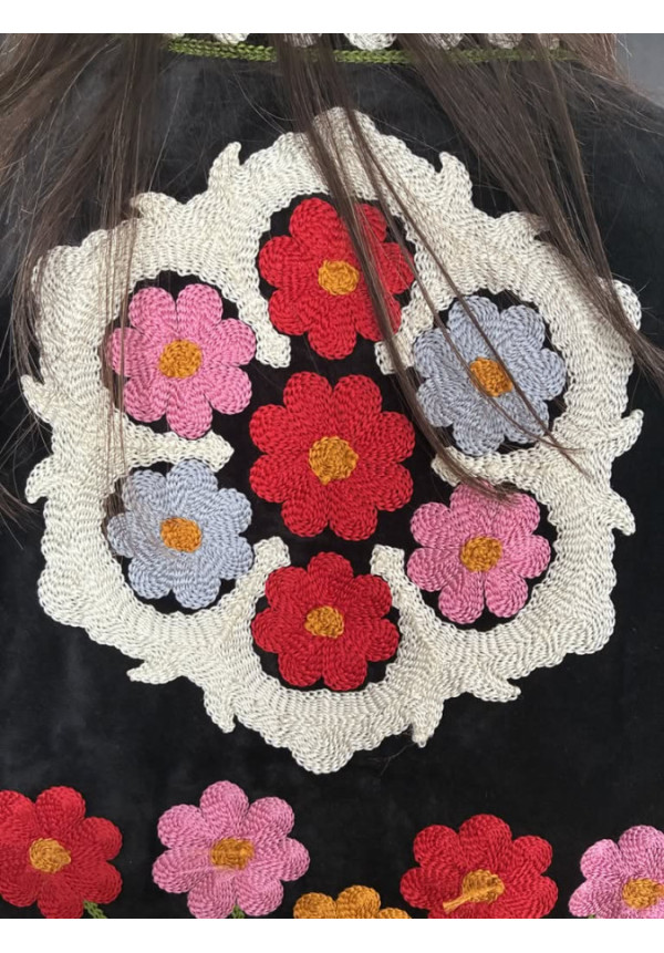 0056. Chaqueta bordados flowers