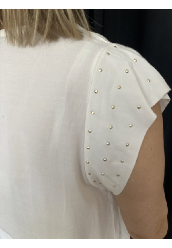 2.2. Blusa tachas