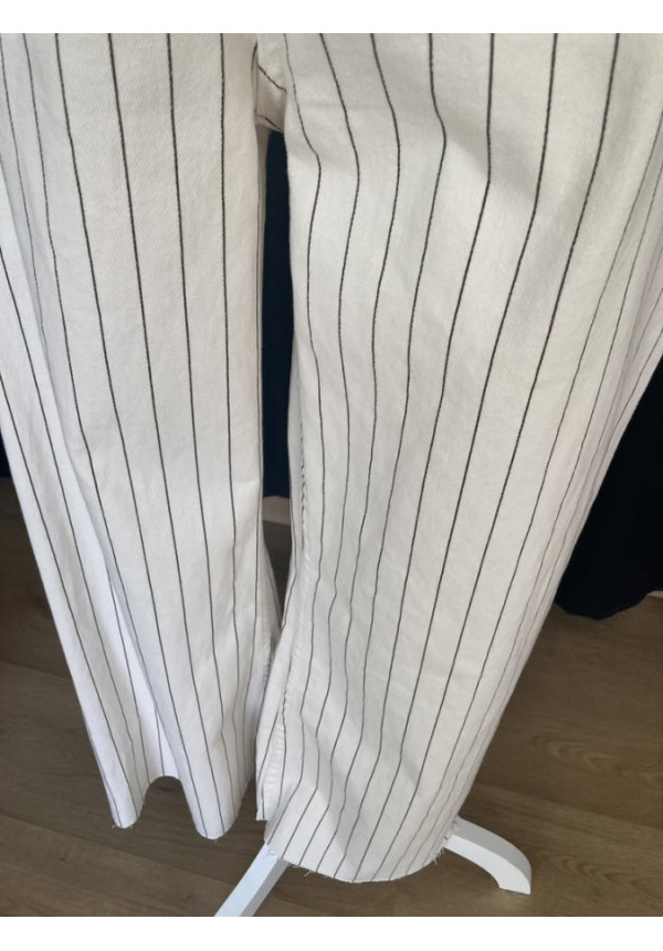 1.9. Pantalón rayas 