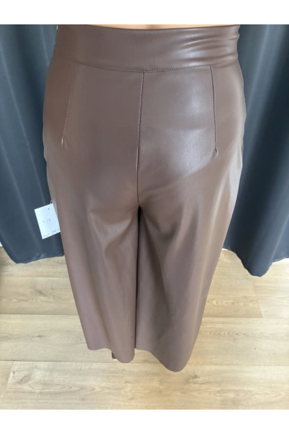 0041. Culotte cuero