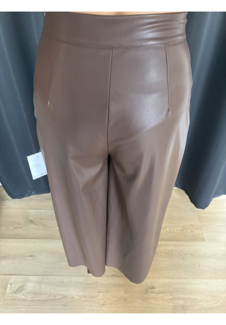 0041. Culotte cuero