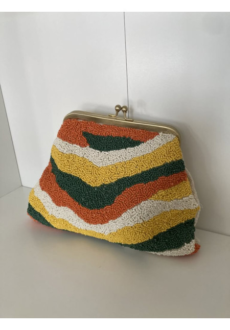 3.2. Clutch monedero bolitas