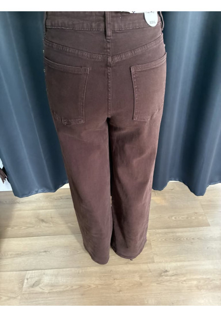 00110. Pantalón tachas doble