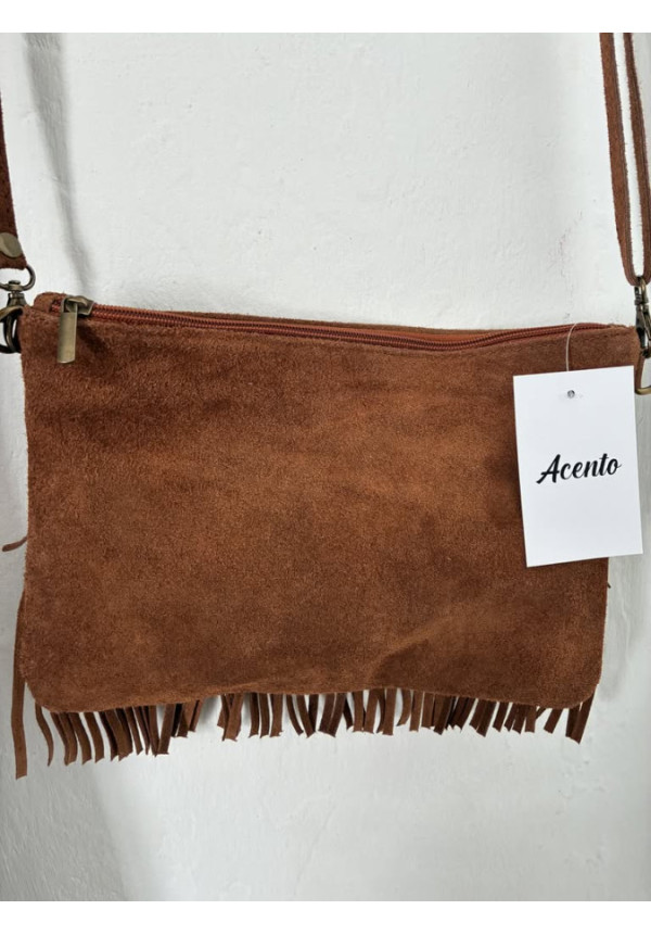 022. Bolso flecos piel