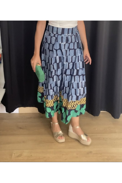 1.10. Falda estampada vuelo
