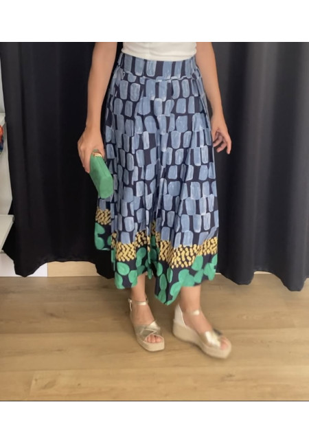 1.10. Falda estampada vuelo