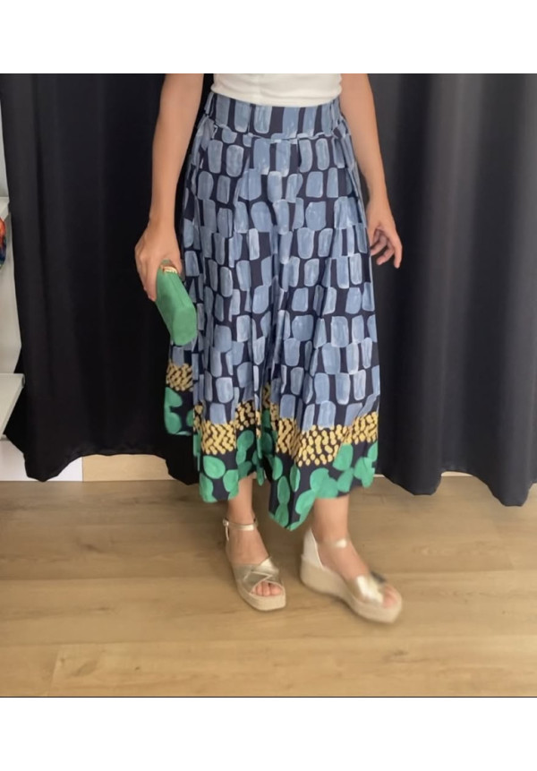 1.10. Falda estampada vuelo