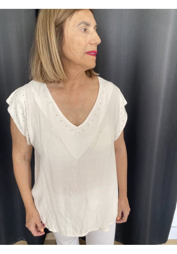 2.2. Blusa tachas