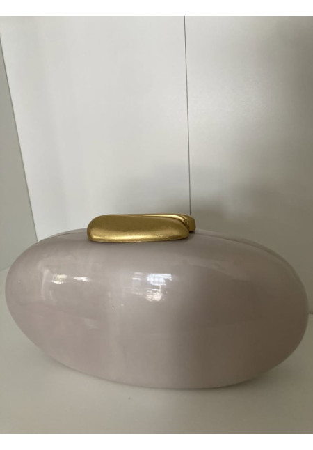 4.16. Clutch mármol