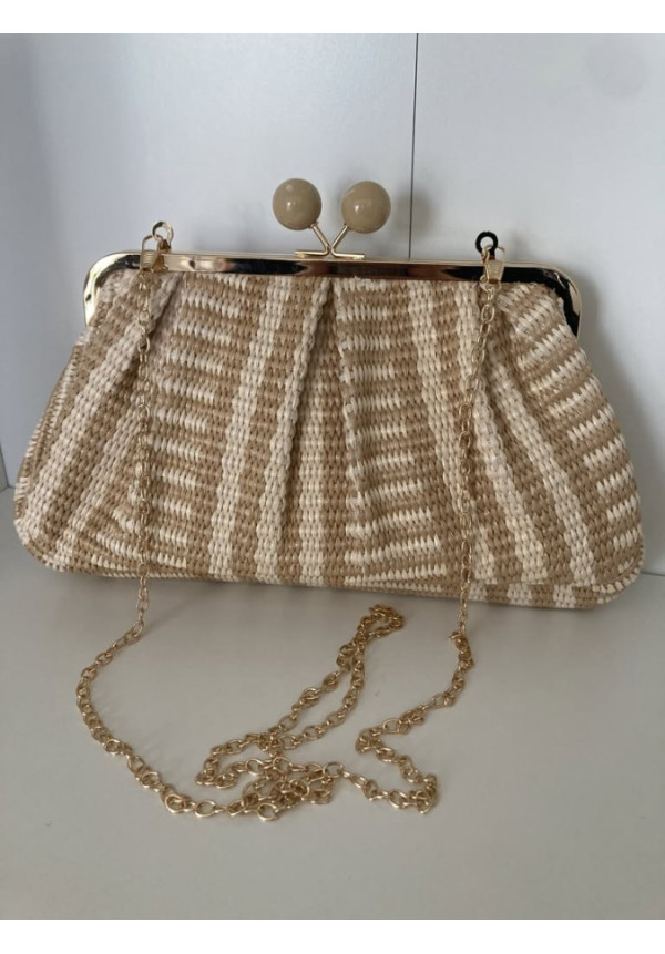 2.1. Clutch monedero rafia