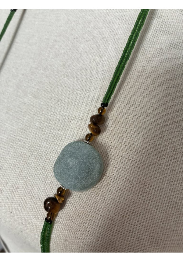 7. Collar piedras naturales y bolitas