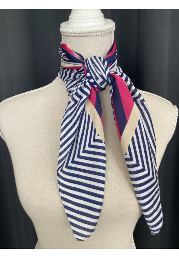 925-1. Pañuelo seda estampado