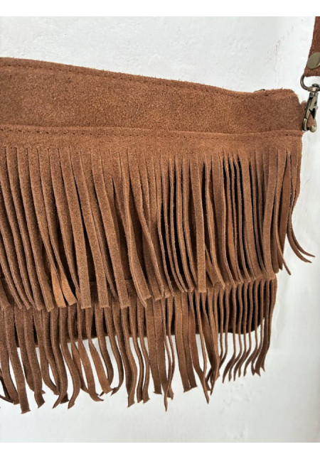 022. Bolso flecos piel