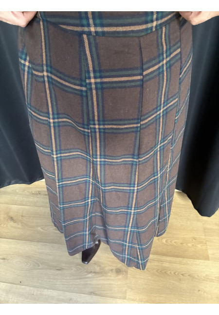 00150. Falda cuadros