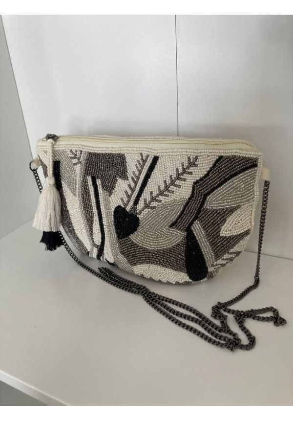 3.2. Clutch monedero bolitas