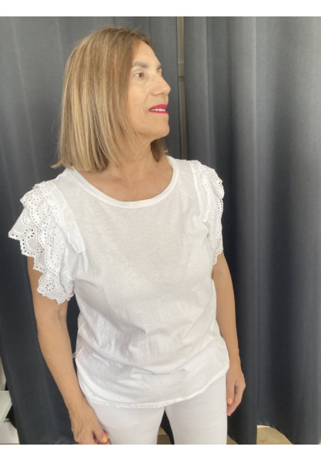 2.8. Camiseta volantes perforado