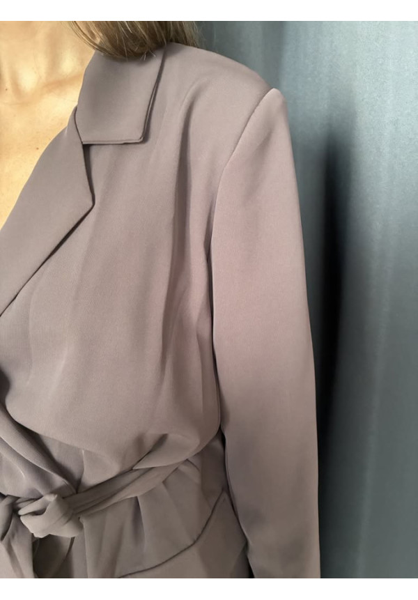 0027. Americana traje