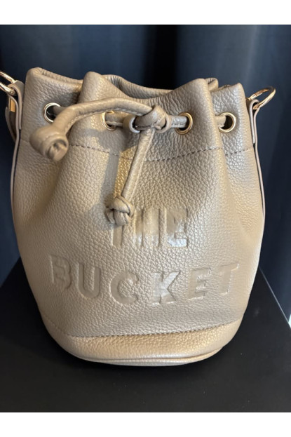 041. Bolso the bucket