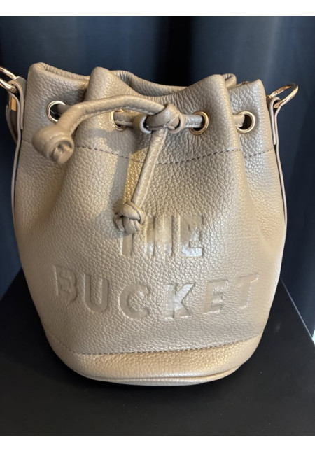 041. Bolso the bucket