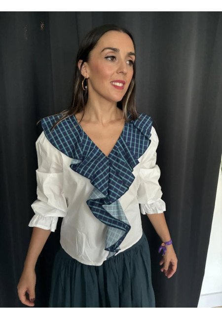 0037. Blusa volante british