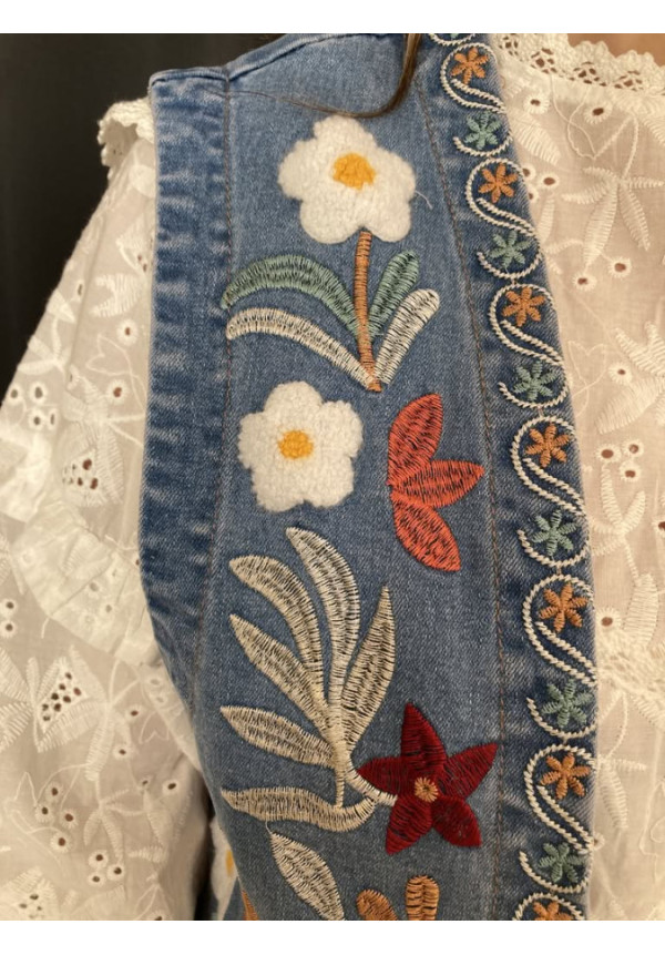 1.6. Chaleco denim bordados