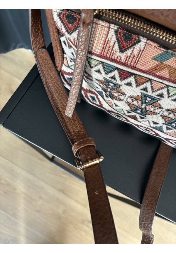011. Bolso estampado étnico