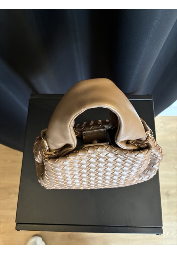 051. Bolso mini trenzado