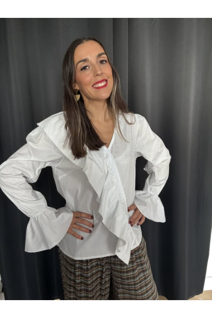 0044. Camisa popelin volante