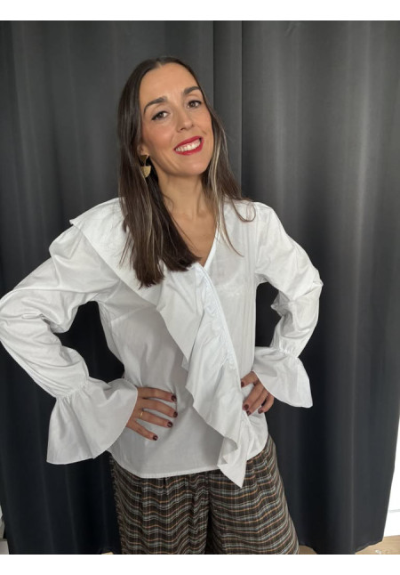0044. Camisa popelin volante