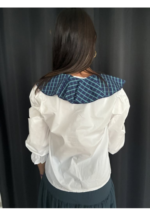 0037. Blusa volante british