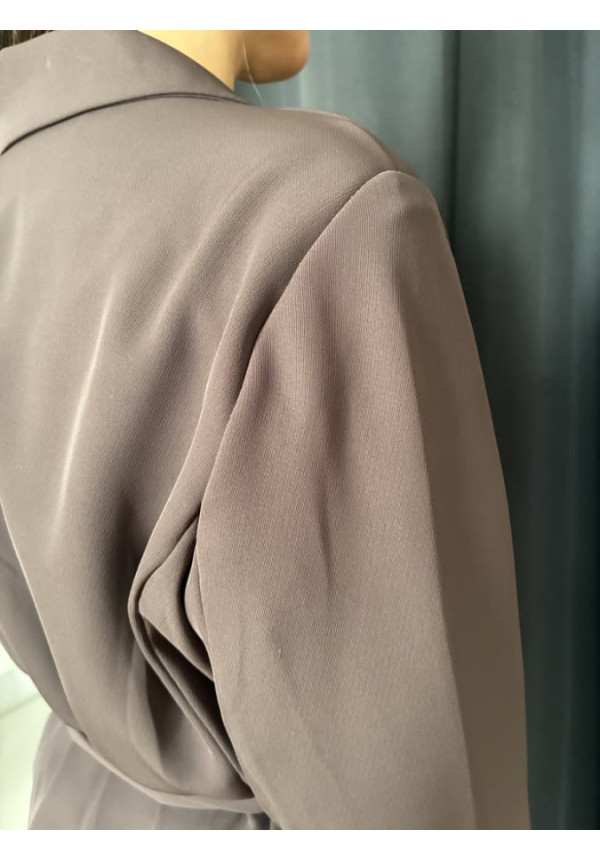 0027. Americana traje