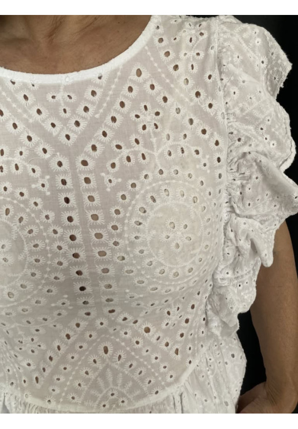 2.1. Blusa perforada 